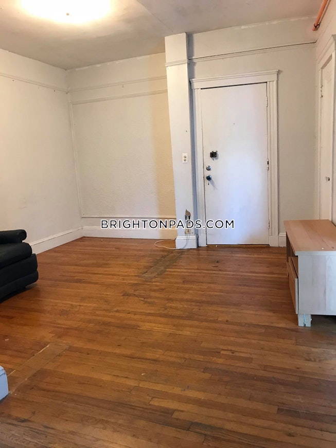 Boston - $2,700 /mo