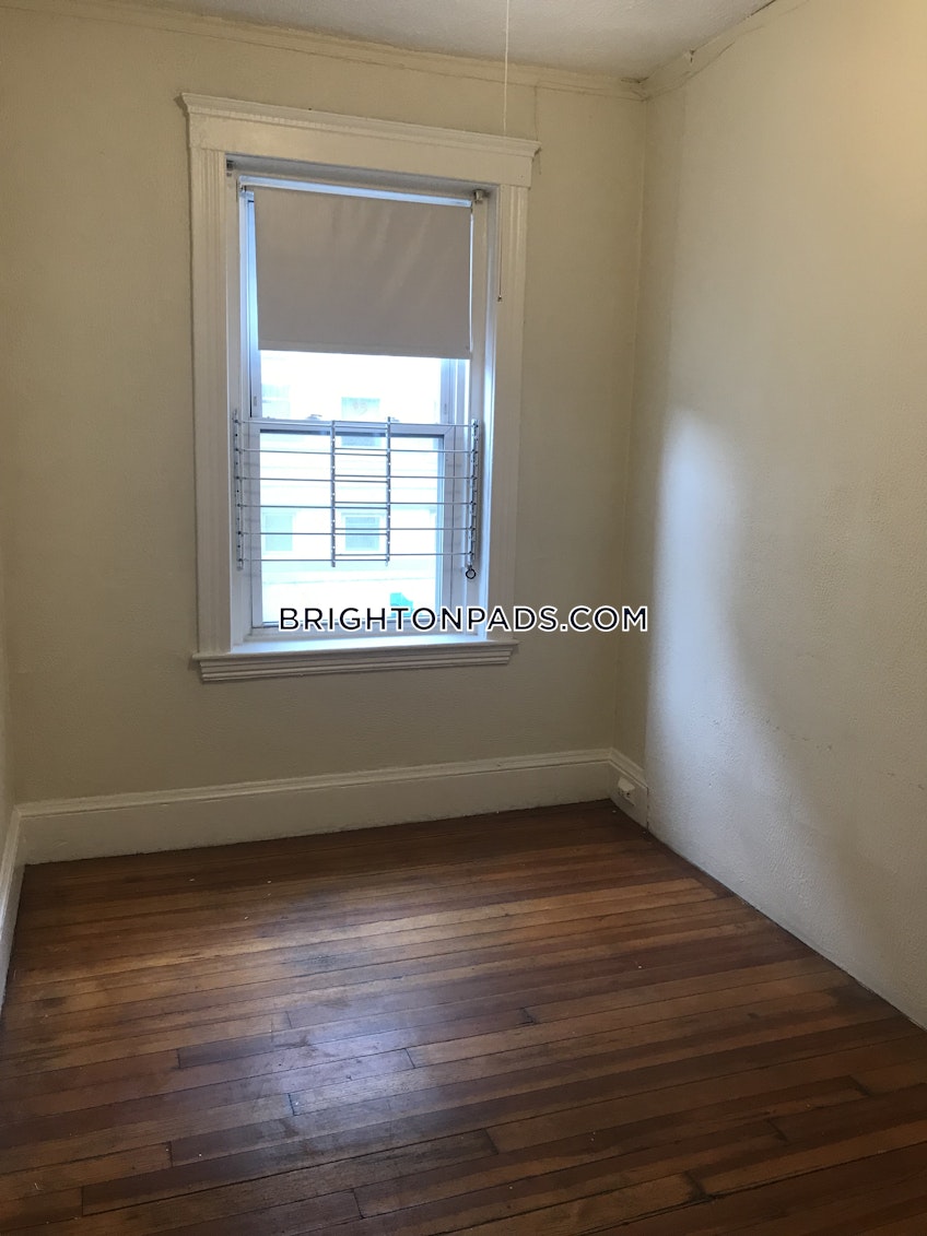 Boston - $2,275 /month