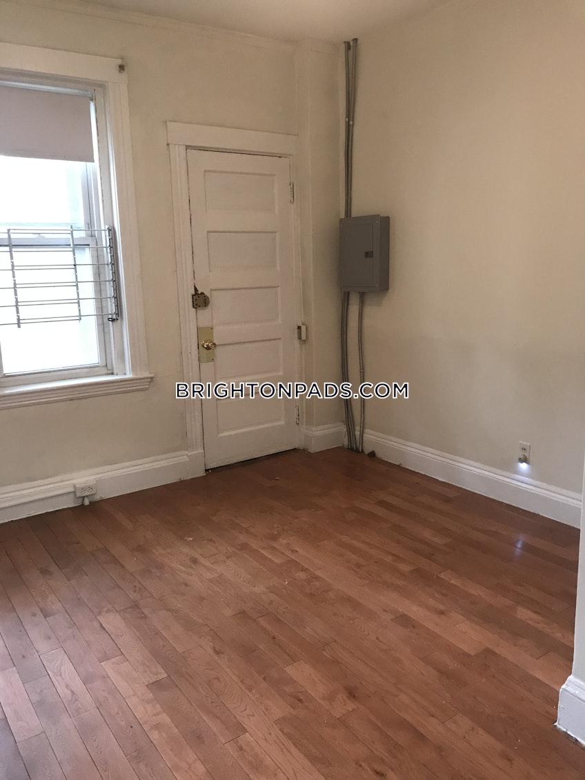 Boston - $2,295 /month