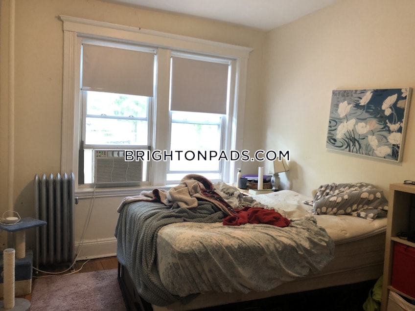 Boston - $2,525 /month