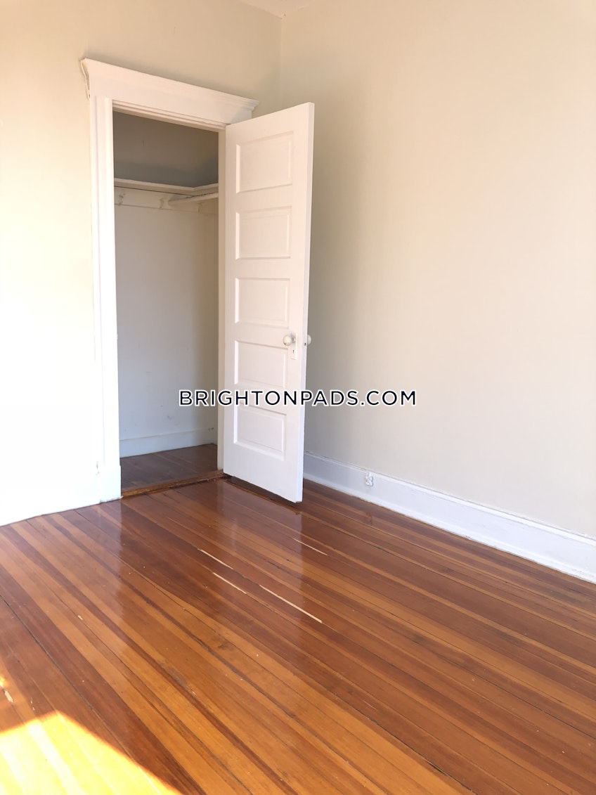 Boston - $3,725 /month