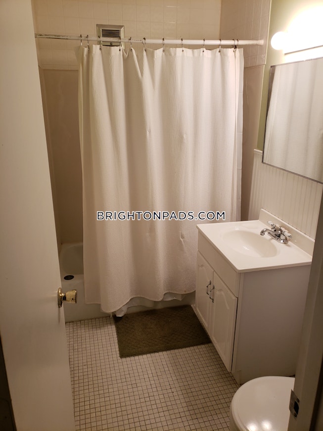 Boston - $2,100 /mo