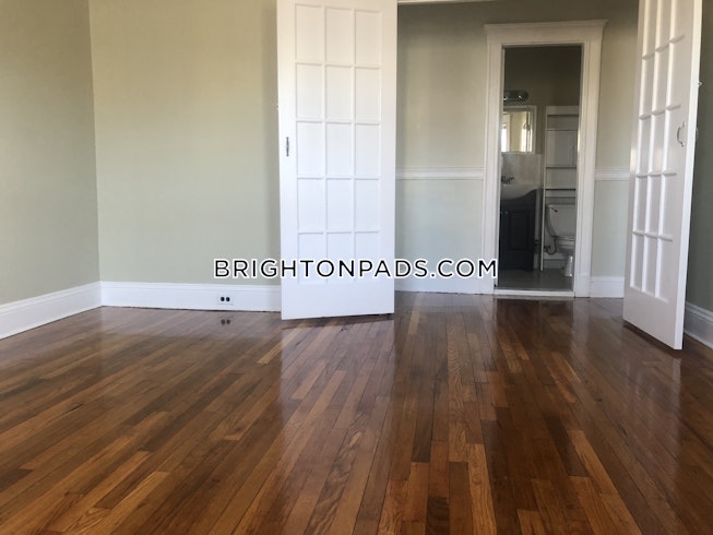 Boston - $2,150 /mo