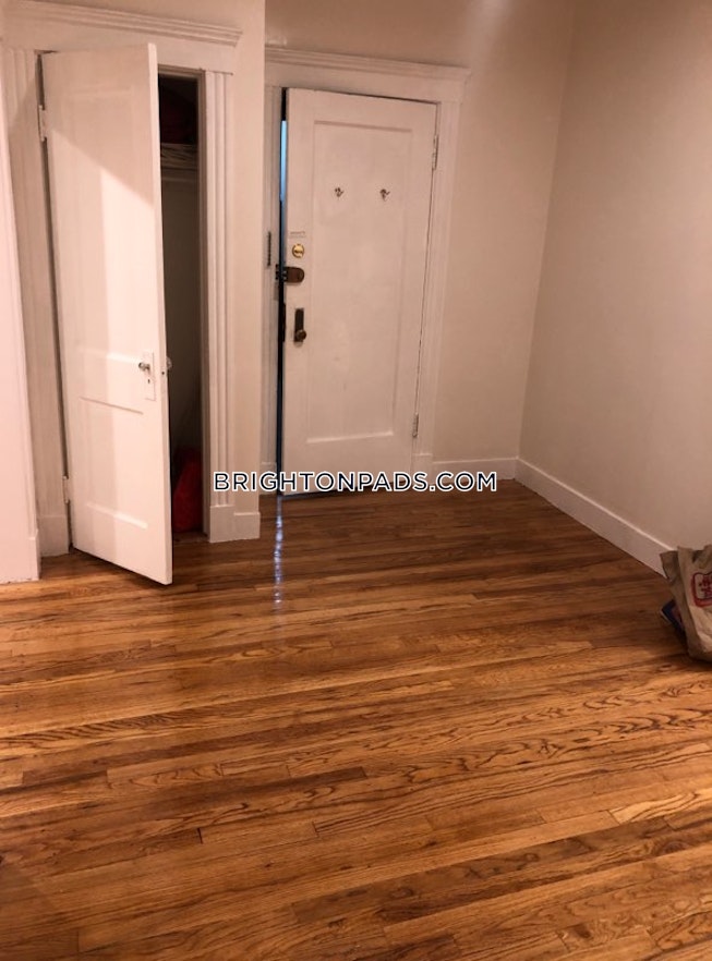 Boston - $3,000 /mo