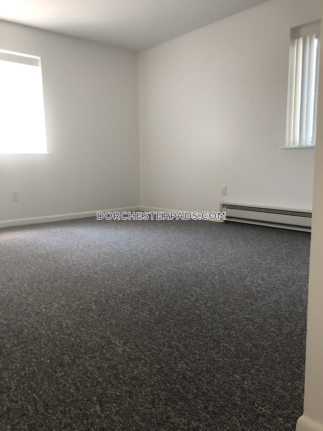 Boston - $1,900 /mo