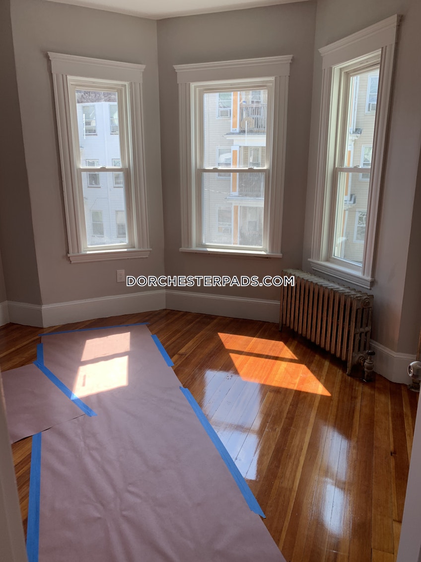 Boston - $2,800 /month