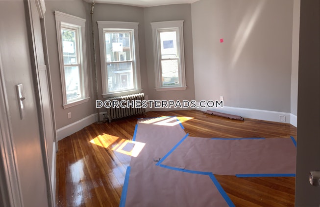 Boston - $2,800 /mo