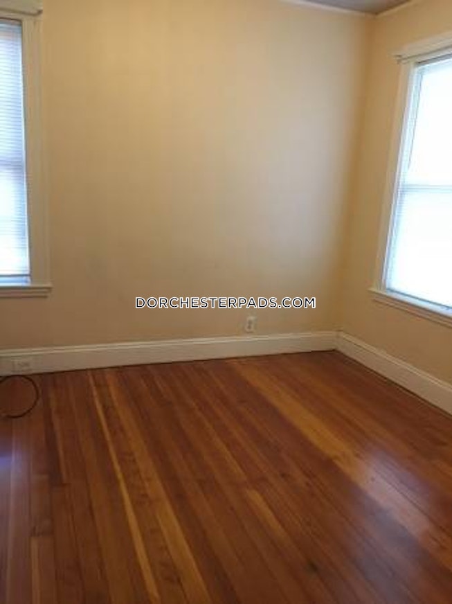 Boston - $2,400 /mo