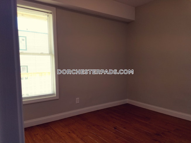 Boston - $3,250 /mo