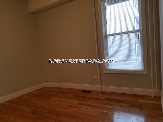 Boston - $2,500 /mo