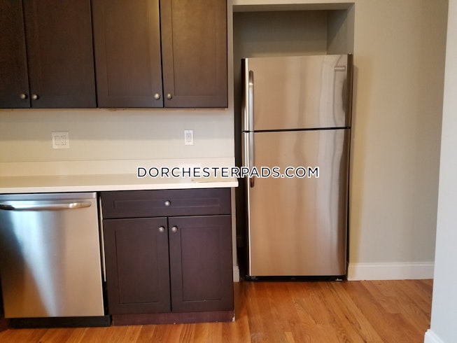 Boston - $2,500 /mo