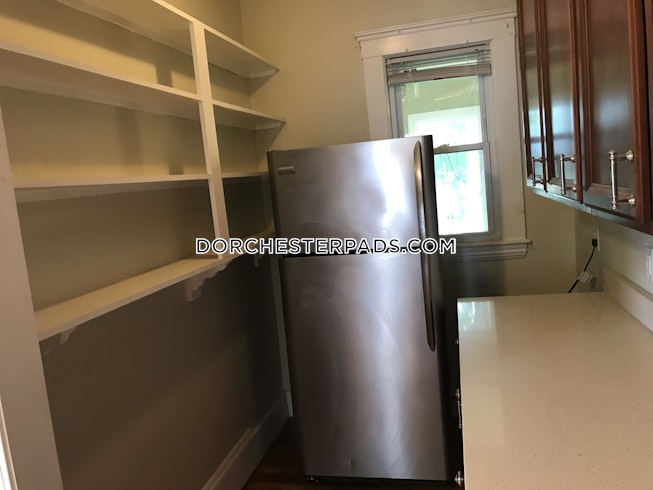 Boston - $3,000 /mo