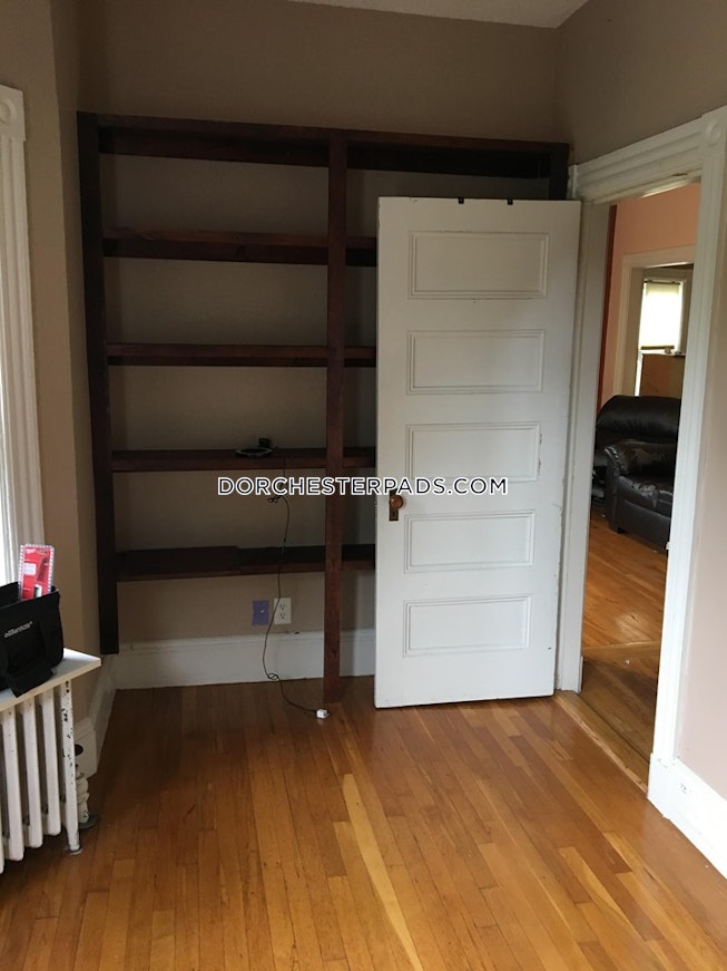 Boston - $2,900 /mo