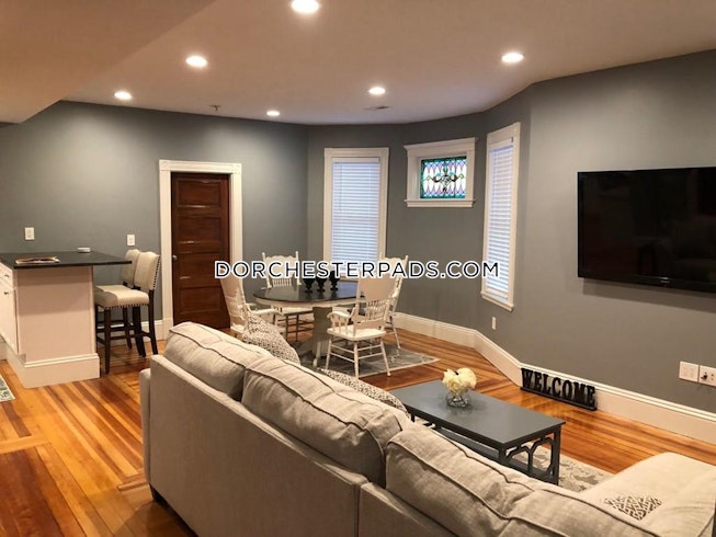 Boston - $3,000 /mo