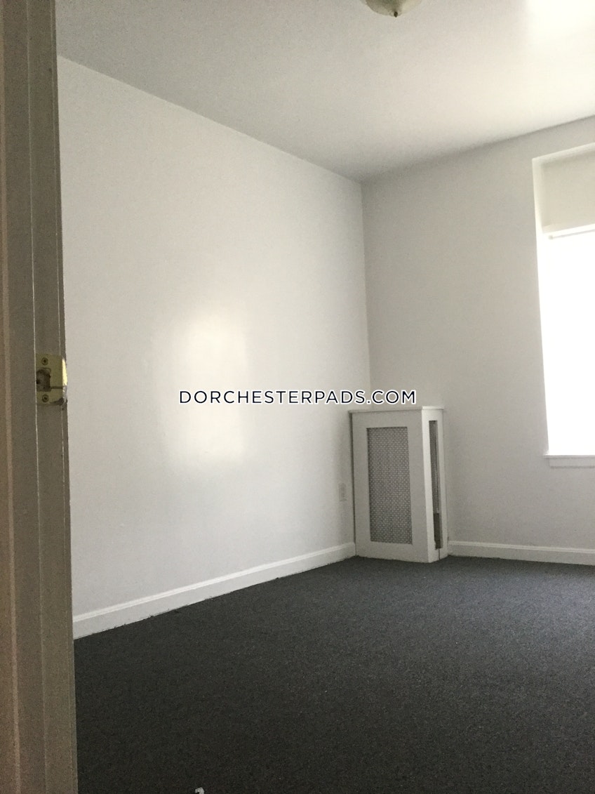 Boston - $2,600 /month