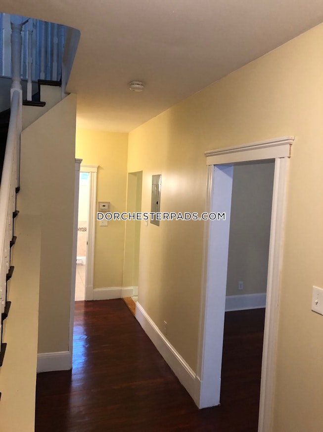 Boston - $2,600 /mo