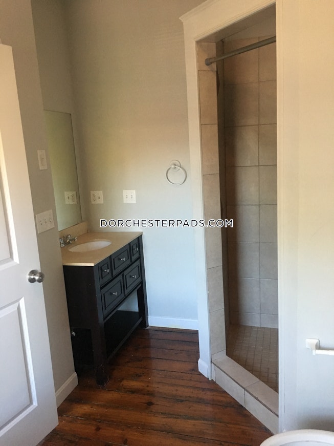 Boston - $3,200 /mo