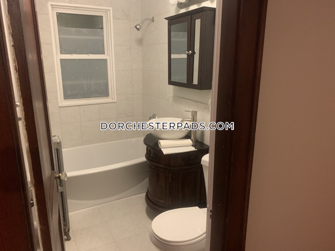 Boston - $1,900 /mo