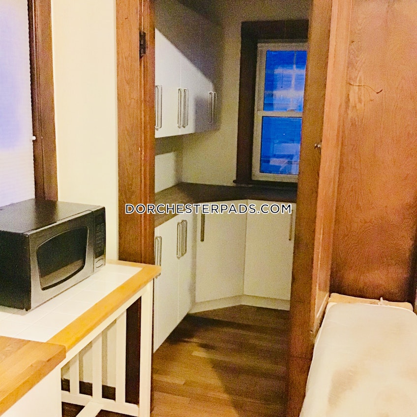 Boston - $1,900 /month