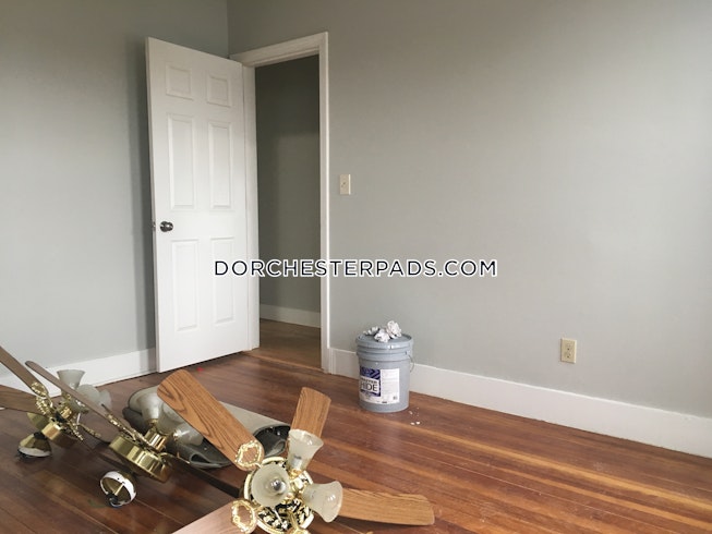 Boston - $3,900 /mo