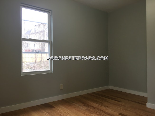 Boston - $3,900 /mo