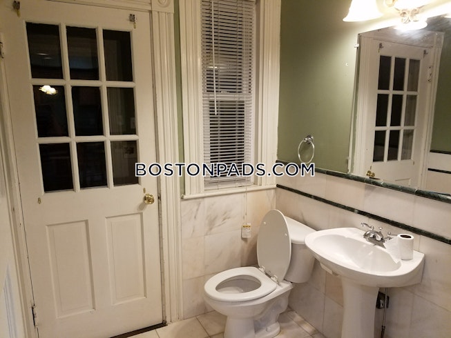 Boston - $3,400 /mo