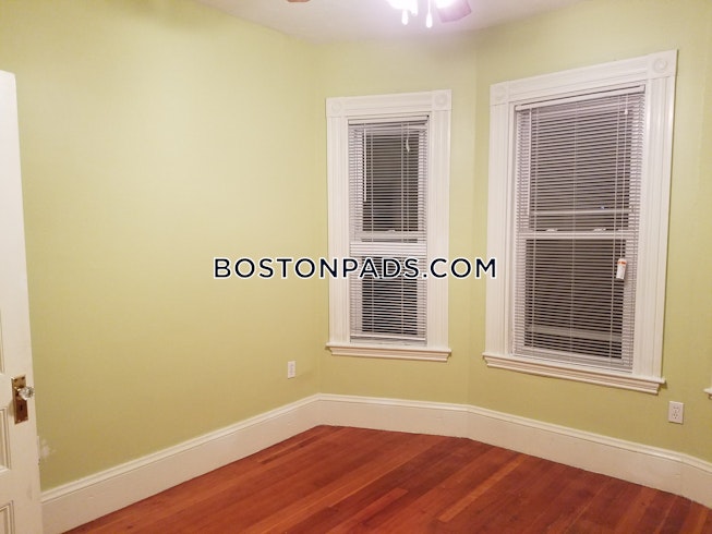 Boston - $3,400 /mo