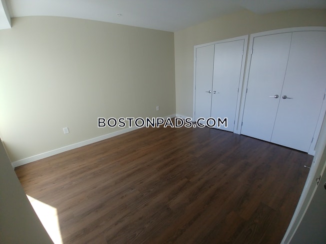 Boston - $4,220 /mo