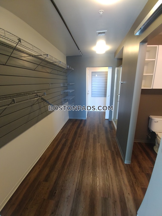 Boston - $3,360 /mo