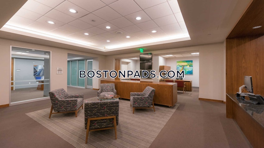 Boston - $4,095 /month