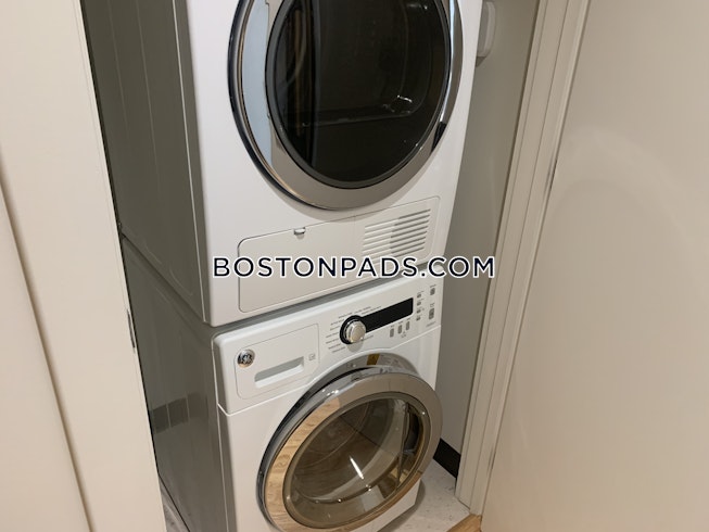 Boston - $3,866 /mo