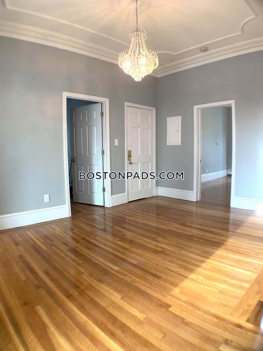 Boston - $2,450 /month