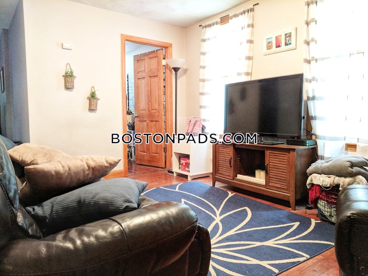 east-boston-apartment-for-rent-3-bedrooms-1-bath-boston-3200-4622069 