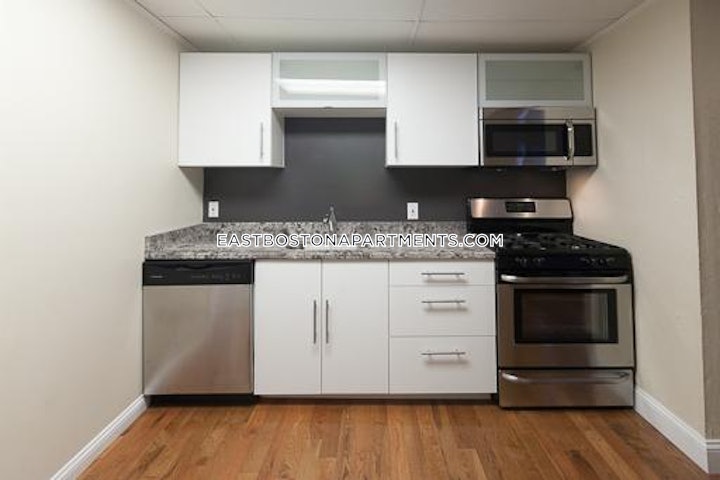 east-boston-apartment-for-rent-3-bedrooms-1-bath-boston-2750-4629281 