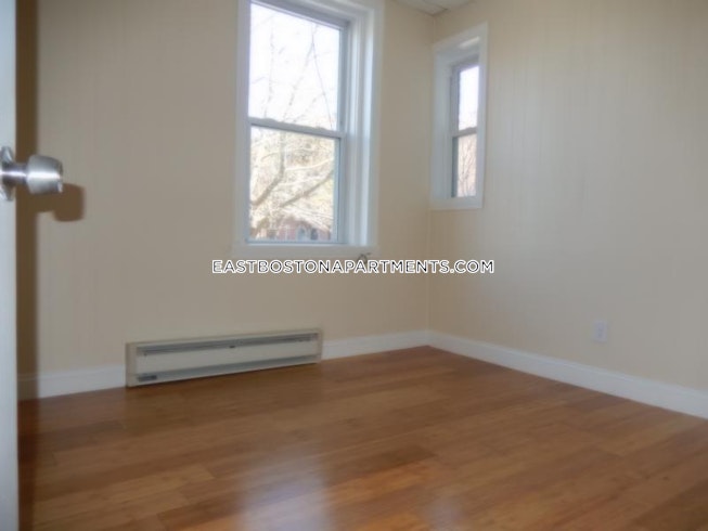 Boston - $2,300 /mo