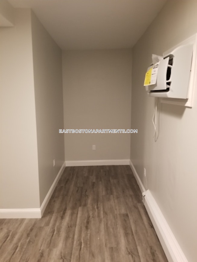 Boston - $2,900 /mo