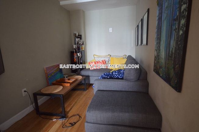 Boston - $2,100 /mo