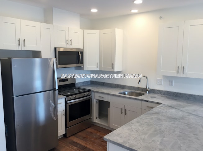 Boston - $2,700 /mo