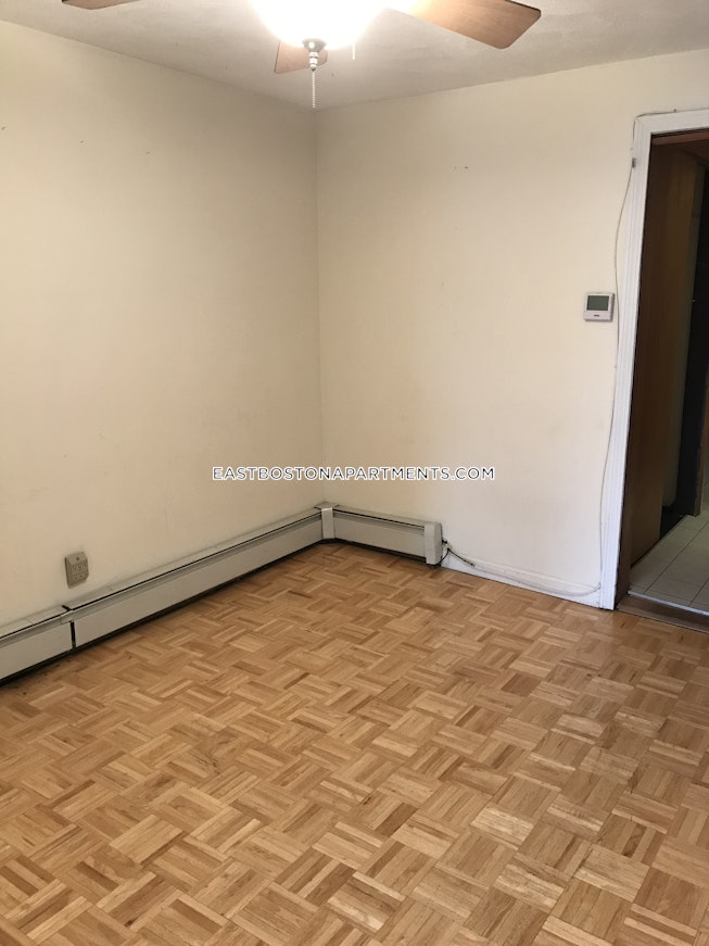 Boston - $1,800 /mo