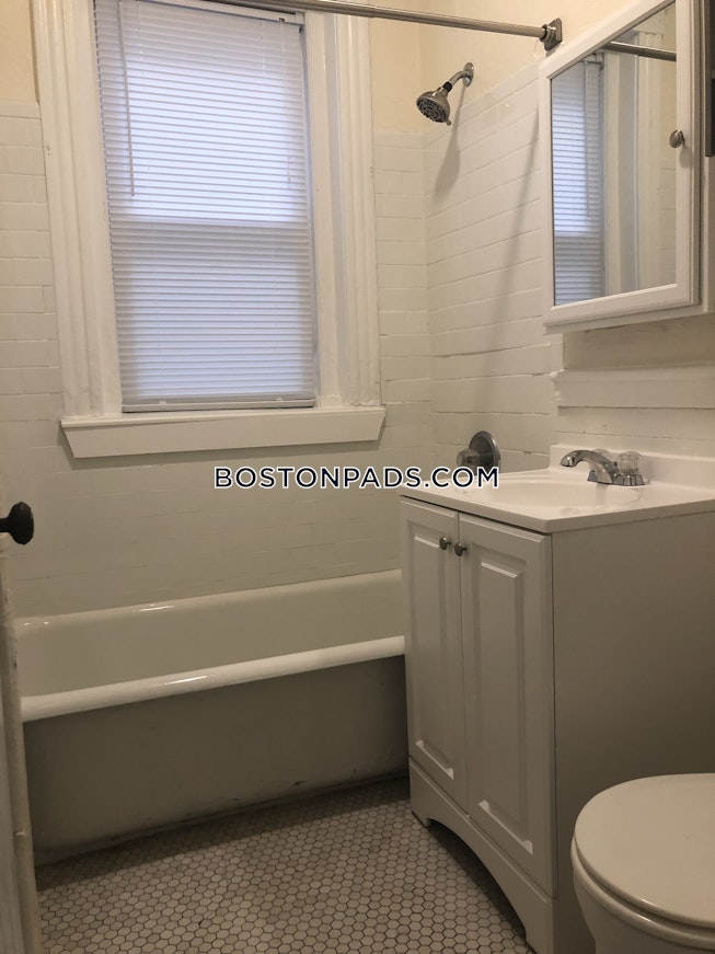 Boston - $1,700 /mo