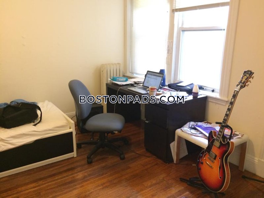 Boston - $2,200 /month