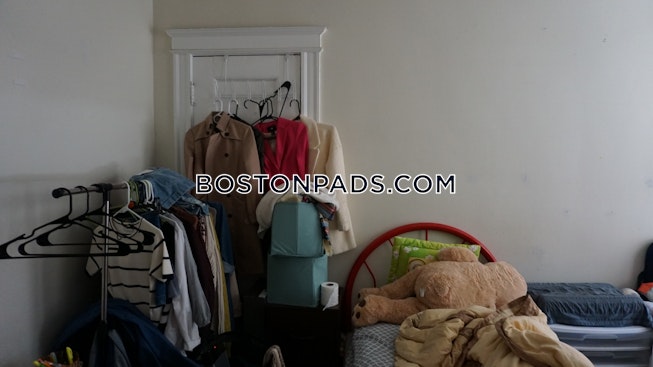 Boston - $3,600 /mo