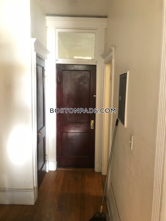 Boston - $3,000 /mo