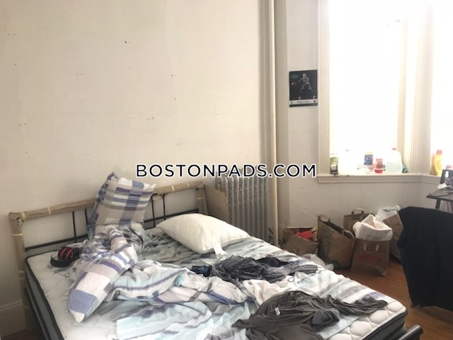 Boston - $3,000 /mo