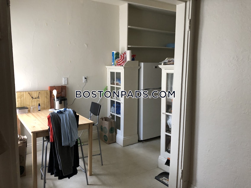 Boston - $2,425 /month