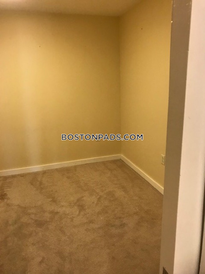 Boston - $3,900 /mo