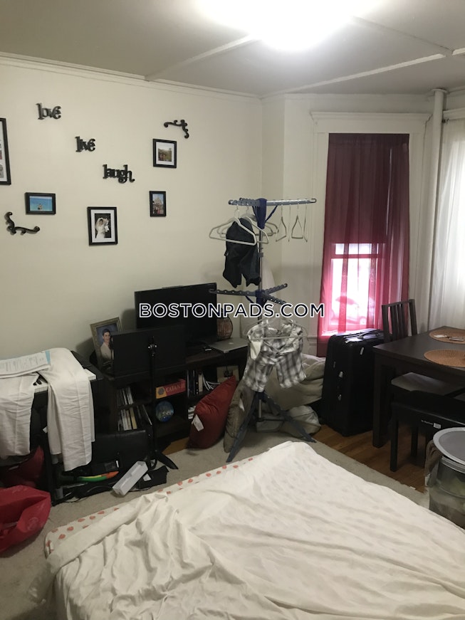 Boston - $2,375 /mo