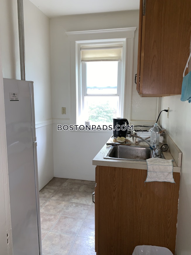 Boston - $2,000 /mo