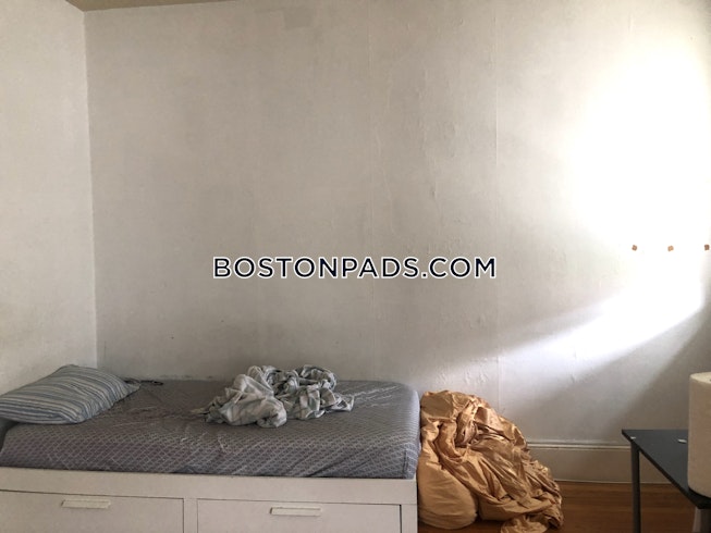 Boston - $1,965 /mo