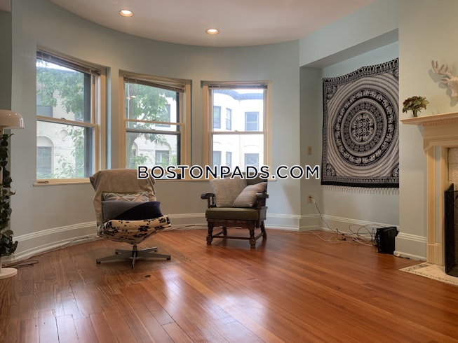 Boston - $3,400 /mo